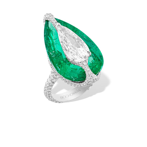 Kissing - Diamond and Emerald Ring